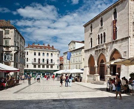 GuestHouse Main Square Split Extérieur photo