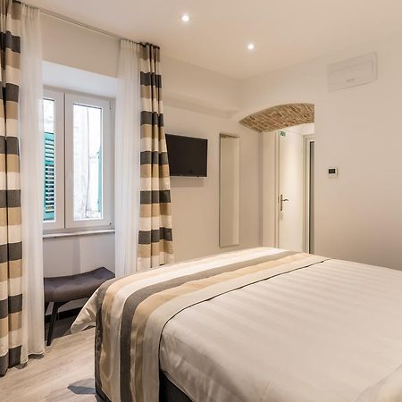 GuestHouse Main Square Split Extérieur photo