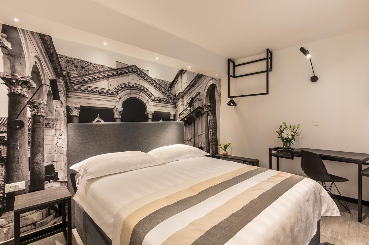 GuestHouse Main Square Split Extérieur photo